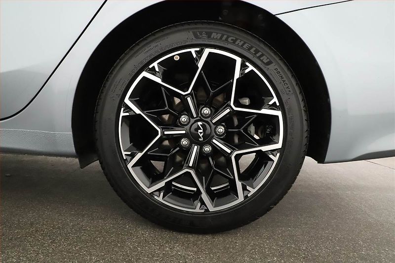 Kia Ceed (2025) 1.5 T-GDI, GT LINE, AUTOMAT - fotka 12 z 20