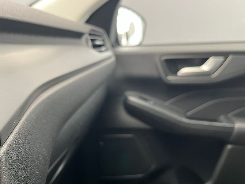 Ford Kuga 2.5 HEV 4x4 TITANIUM - fotka 73 z 78