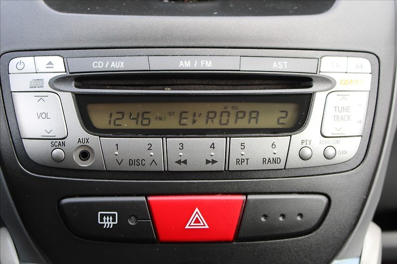 Toyota Aygo 1,0 VVT-i  NOVÉ V ČR - fotka 11 z 23