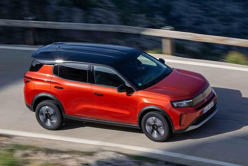 Opel Frontera.