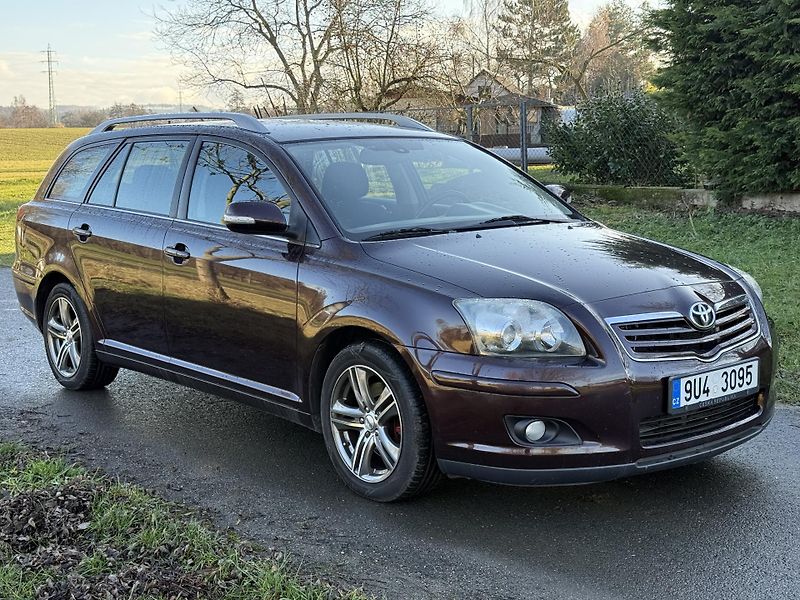 Toyota Avensis (2007) T25 2.0 D4D 93kw - fotka 7 z 17