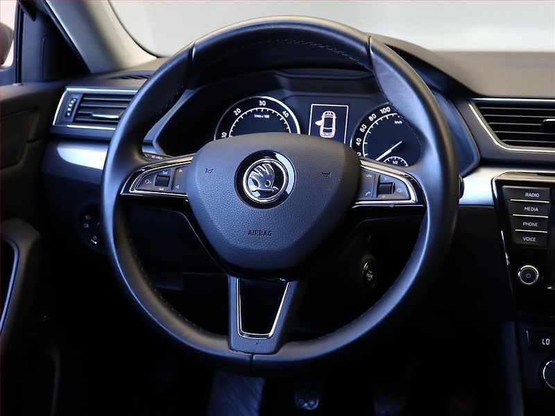 Škoda Superb (2016) Ambition 2.0 TDI, ČR,1.maj - fotka 14 z 19