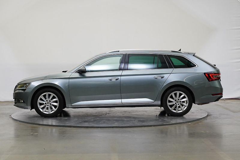 Škoda Superb - fotka 3 z 27