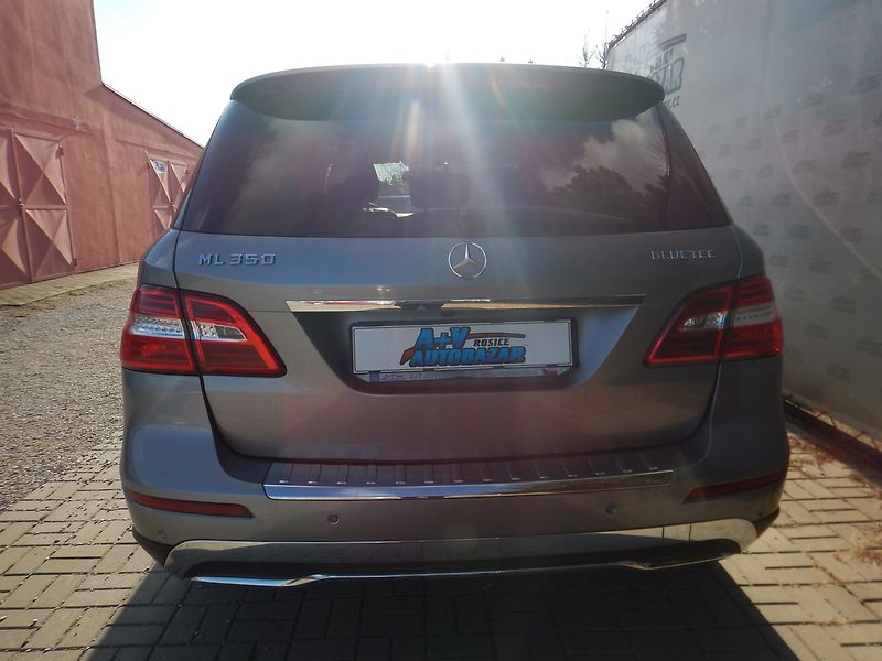Mercedes-Benz Třídy M ML 350 BLUETEC 4MATIC - fotka 5 z 17