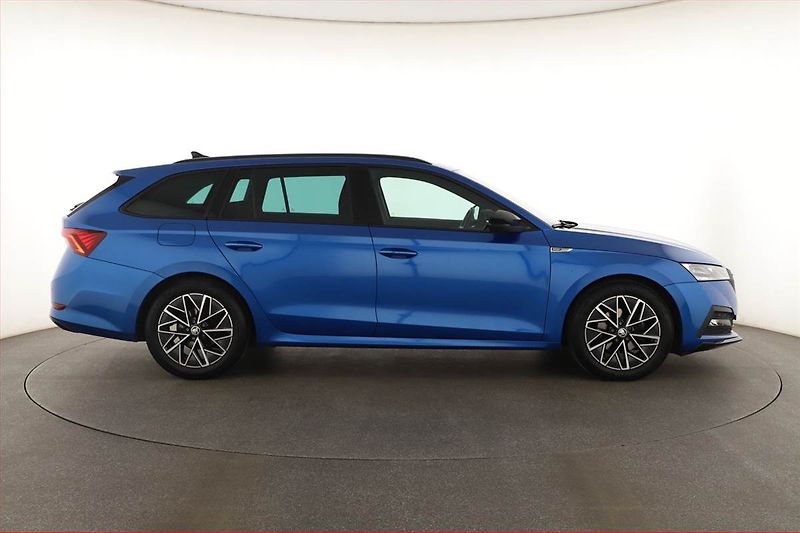 Škoda Octavia (2023) 2.0 TDI - fotka 6 z 18