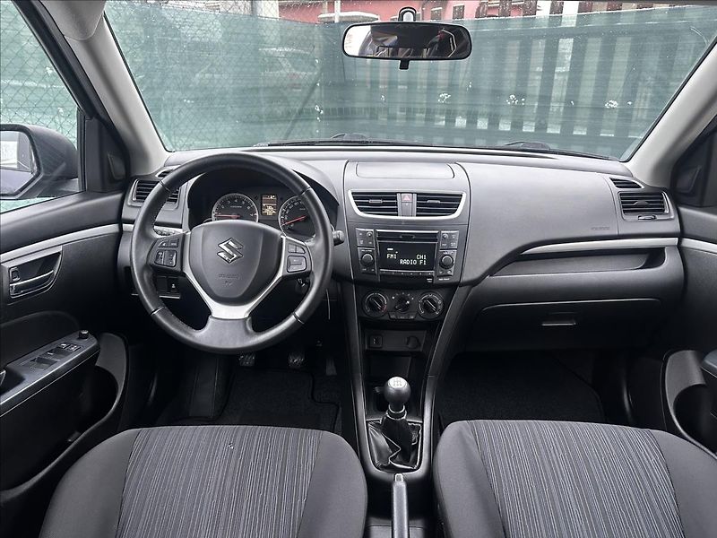 Suzuki Swift 1,2 4x4 1.majitel - fotka 14 z 26