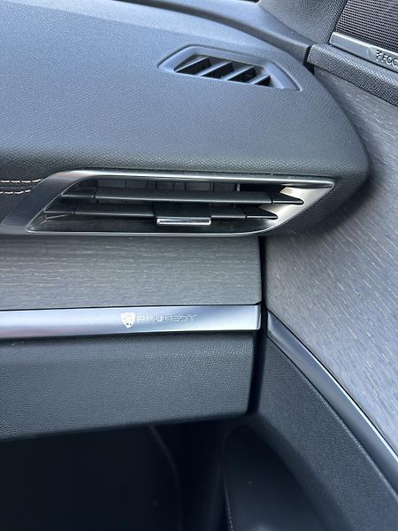 Peugeot 3008 (2018) - fotka 23 z 29