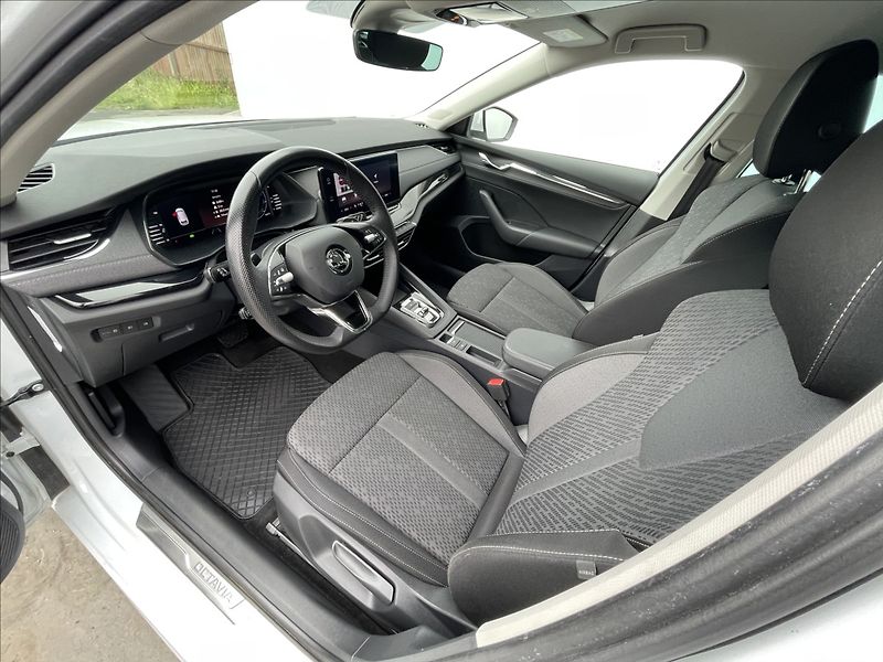 Škoda Octavia 2,0 TDI 4x4 DSG Style Plus TZ - fotka 5 z 23