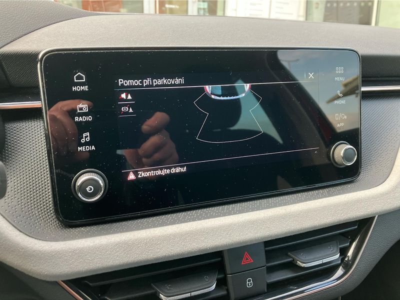Škoda Scala 1.0 TSI 85 kW TOP SELECTION - fotka 20 z 30