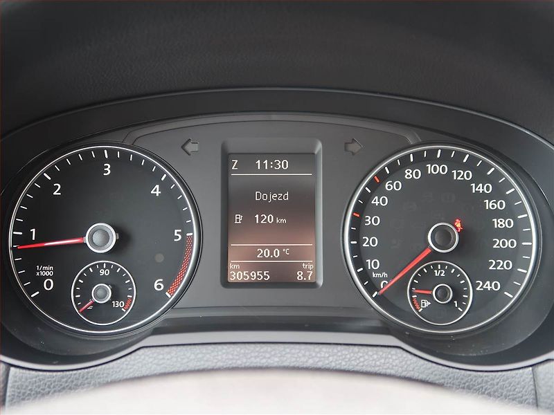 Seat Alhambra (2013) 2.0 TDI, 4X4, 7 míst, Navi - fotka 11 z 19