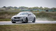 Prozatím maskované BMW M5.