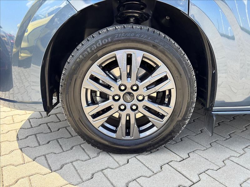 Ford Tourneo Custom 2,0 EcoBlue 125kW Titanium L2 - fotka 8 z 38