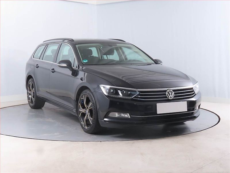 Volkswagen Passat (2017) Comfortline 2.0 TDI, Navi - fotografie inzerátu