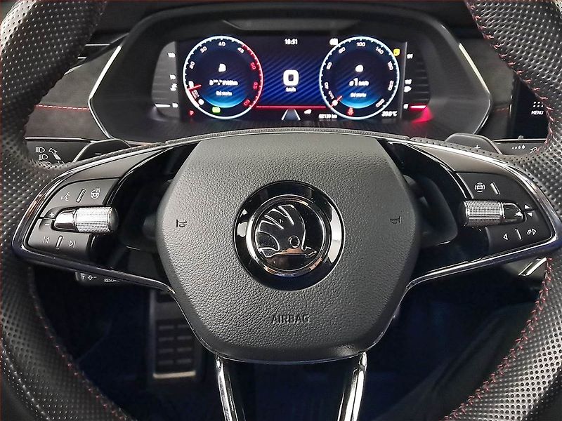 Škoda Octavia (2021) RS 2.0 TDI - fotka 17 z 18