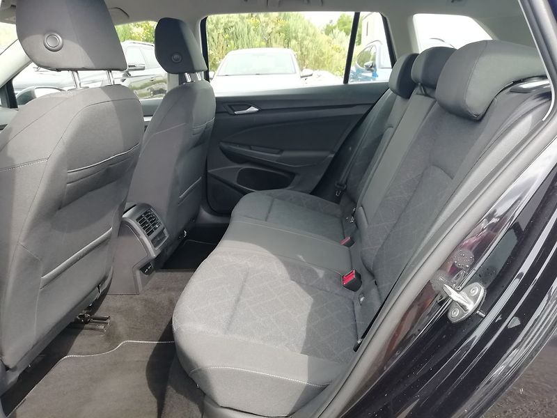 Volkswagen Golf Life  Variant 2,0 TDI Life 85 - fotka 7 z 17