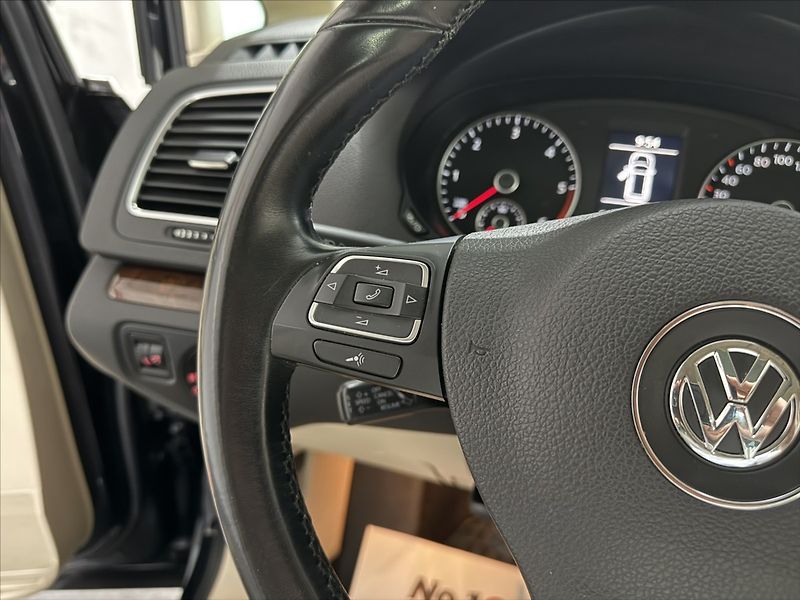 Volkswagen Sharan 2,0   TDI HIGH PANO WEBASTO TZ - fotka 11 z 40