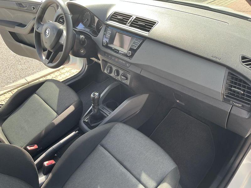 Škoda Fabia 1.4 TDI Red & Grey 1.Majitel - fotka 16 z 28