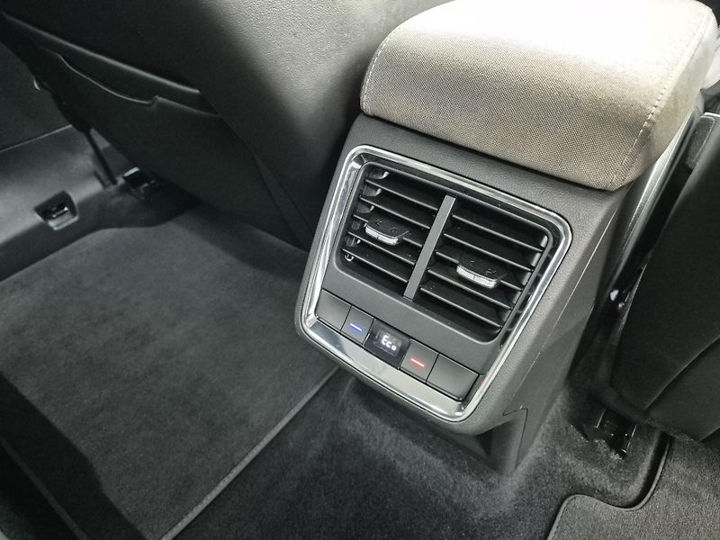 Škoda Enyaq 150kw, iV80 19ALU TZ SOH 92% - fotka 41 z 48