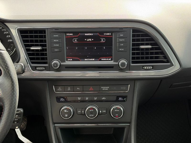 Seat Leon (2014) FR 1.4 TSI 90kW EA211 - fotka 18 z 39