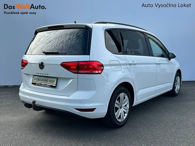Volkswagen Touran (2022) 2.0 TDI 110kW DSG tažné - fotka 2 z 35