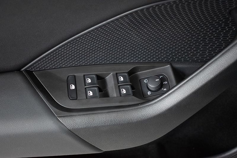 Škoda Octavia 1.5 TSI e-TEC*TAŽNÉ*DPH*ČR 1.M - fotka 15 z 37