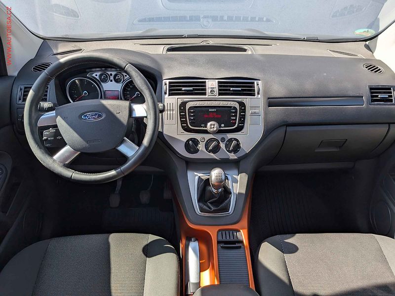 Ford Kuga (2010) 2.0 TDCi, AC - fotka 8 z 15