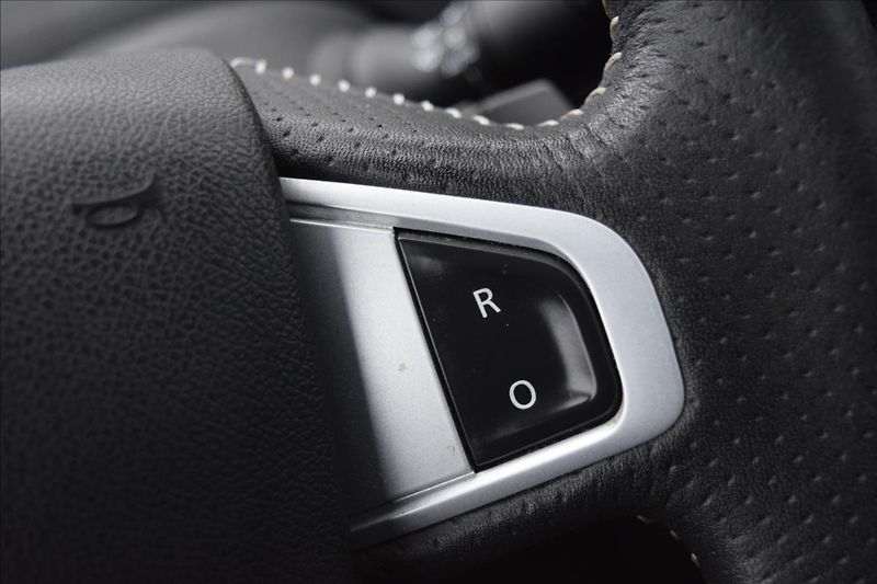 Renault Scénic 1,9 DCI 96KW TAŽNÉ NAVI KAMERA - fotka 41 z 57