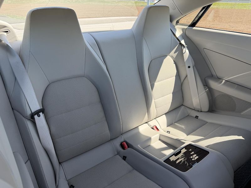 Mercedes-Benz Třídy E 250 CGI 5G KUPÉ SERVISKA - fotka 28 z 39