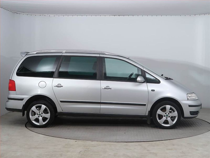 Volkswagen Sharan (2007) 2.0 TDI, 7 míst, Tažné - fotka 6 z 15