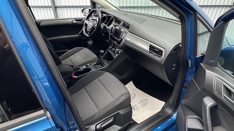 Volkswagen Touran (2016) 2.0TDI 110KW - fotka 19 z 25