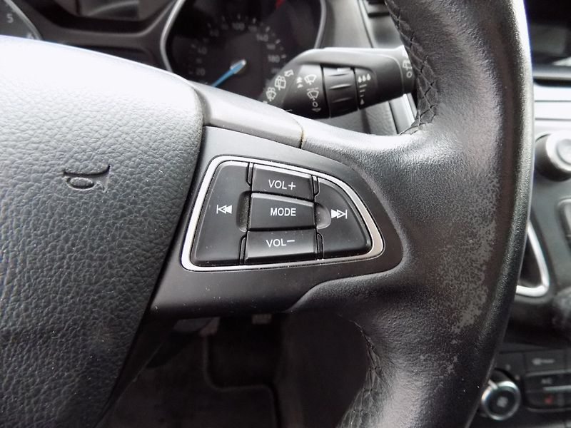 Ford Focus (2017) 1.0/Eco-Boost/Klimatizace/ - fotka 26 z 33