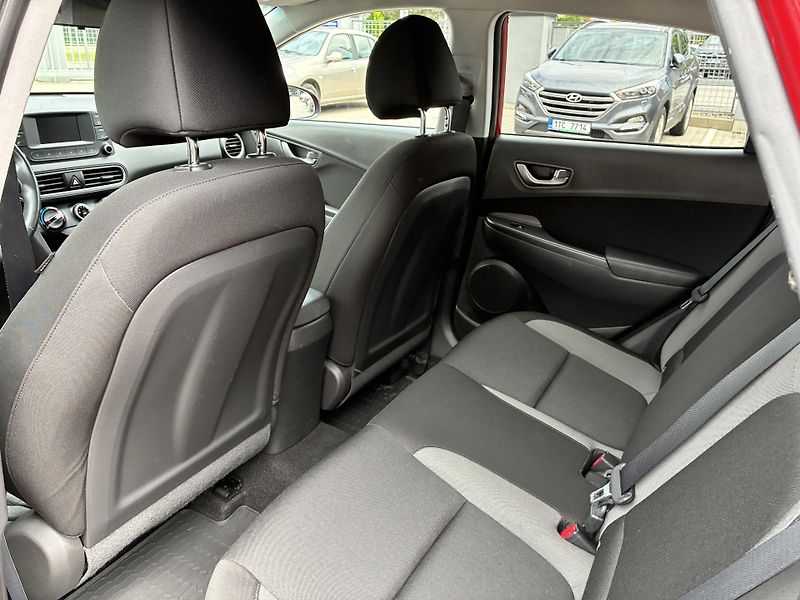 Hyundai Kona 1.6T-GDi 130kW 4x4 DCT STYLE   - fotka 12 z 31