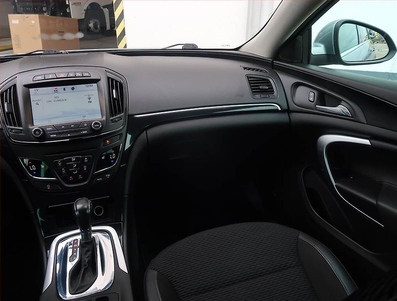 Opel Insignia (2015) 2.0 BiTurbo CDTI, Automat - fotka 8 z 23