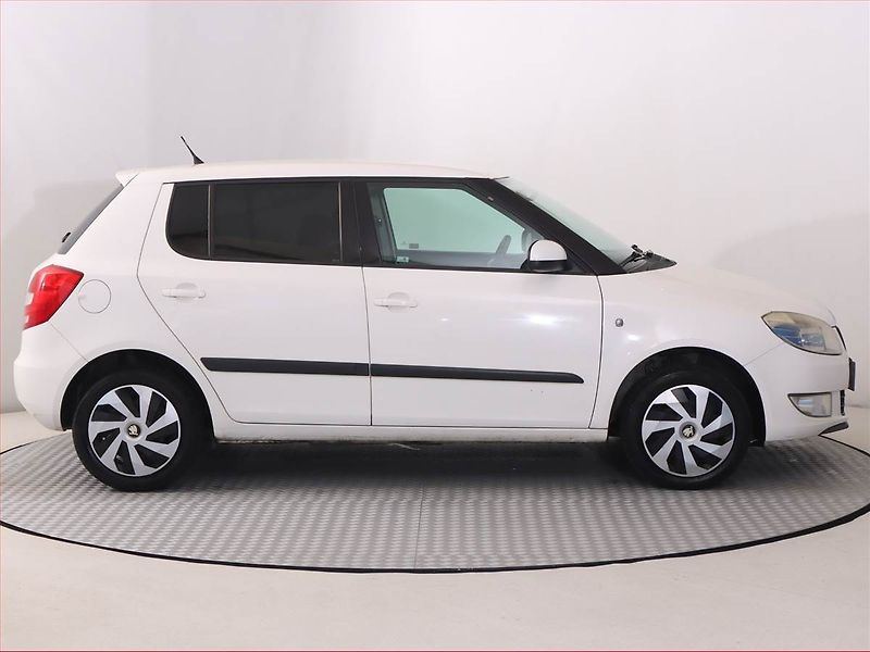 Škoda Fabia (2010) 1.2 TSI, po STK, dobrý stav - fotka 6 z 14