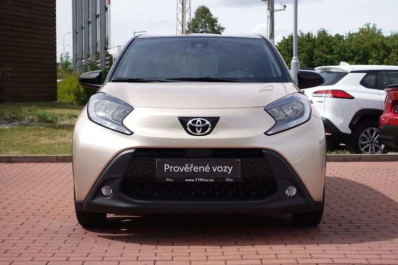 Toyota Aygo 1,0i 53kW M/T Style - fotka 2 z 26