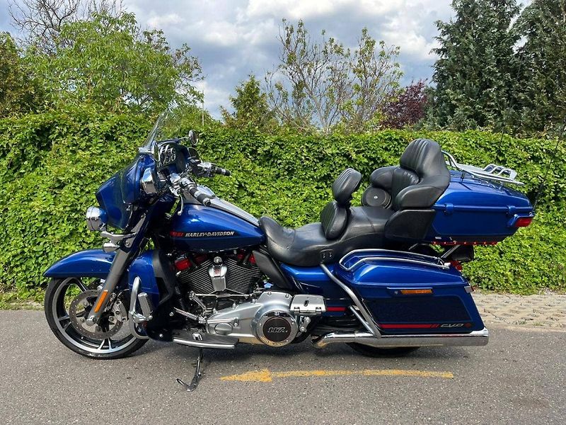 Harley-Davidson FLHTKSE ULTRA LIMITED CVO (2019) - fotka 6 z 17