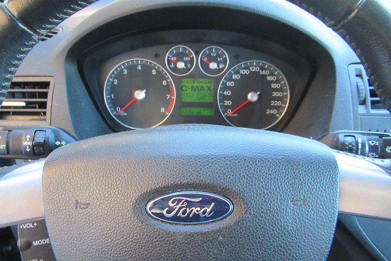 Ford C-MAX 1.8i NA OPRAVU NEBO ND - fotka 13 z 19