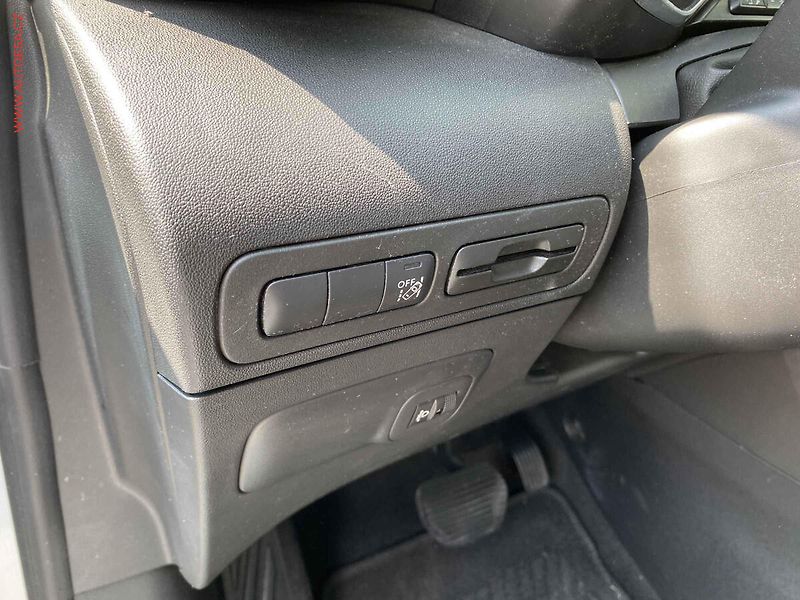 Citroën C3 Aircross (2019) 1.2 PT, Feel, AT, navi - fotka 15 z 19
