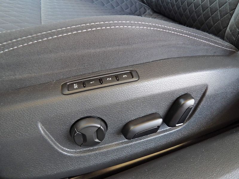 Škoda Superb 2.0TDI Style Serviska Tažné We - fotka 25 z 39