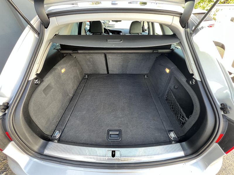 Audi A4 Avant 3.0TDi V6 180kw QUATTRO S-LINE - fotka 31 z 44