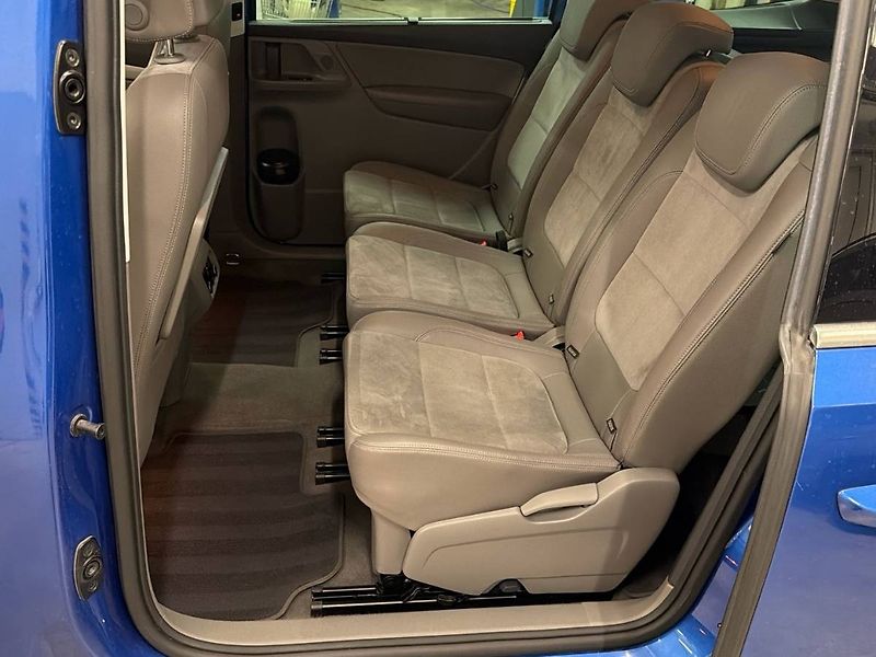 Volkswagen Sharan (2018) 2.0 TDI 7DSG 4MOTION Highline - fotka 25 z 27