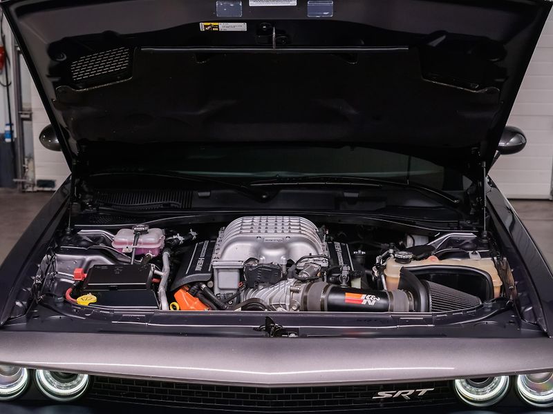 Dodge Challenger SRT HELLCAT 6.2 V8 | 527 kW  - fotka 24 z 56