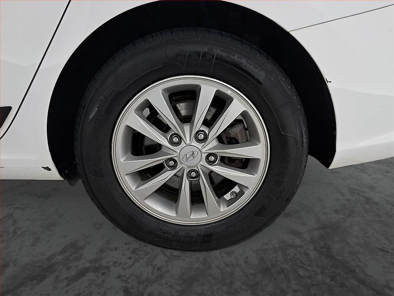 Hyundai i30 (2017) 1.6 CRDi, Tempomat - fotka 15 z 16