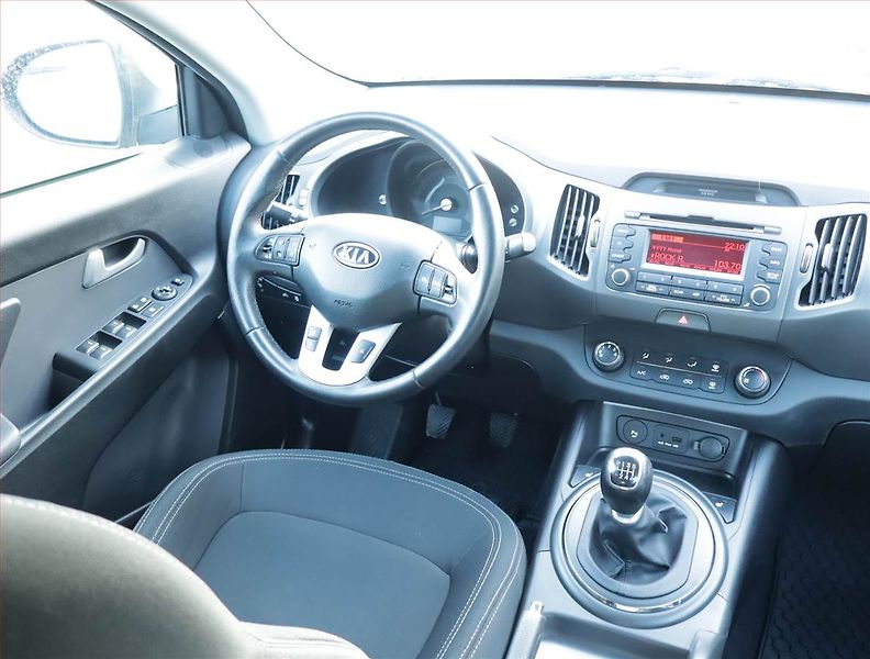 Kia Sportage (2011) 1.6 GDI, Tempomat - fotka 7 z 15