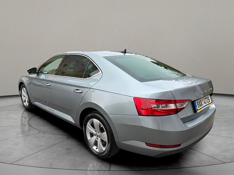 Škoda Superb 2.0 TDI 4x4 STYLE 140 kW DSG - fotka 5 z 40