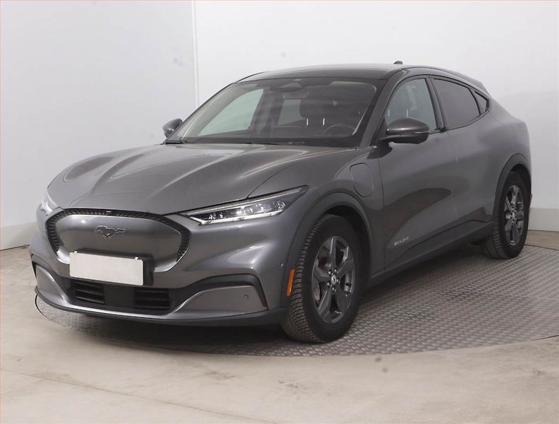 Ford Mustang Mach-E (2021) Standard Range RWD, SoH 94% - fotka 2 z 20