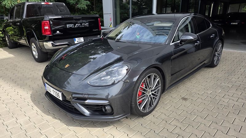 Porsche Panamera (2018) TURBO TOP STAV - fotka 3 z 12