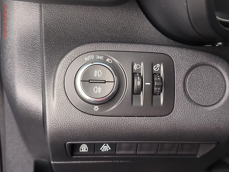 Opel Combo (2021) 1.5CDTi, Edition, navi - fotka 19 z 23