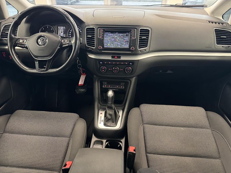 Volkswagen Sharan (2017) 2,0TDi DSG REZERVACE - fotka 12 z 24