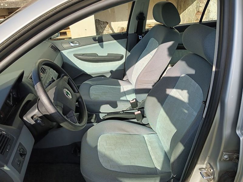 Škoda Fabia (2003) 1.4 16V Comfort Combi - fotka 12 z 20